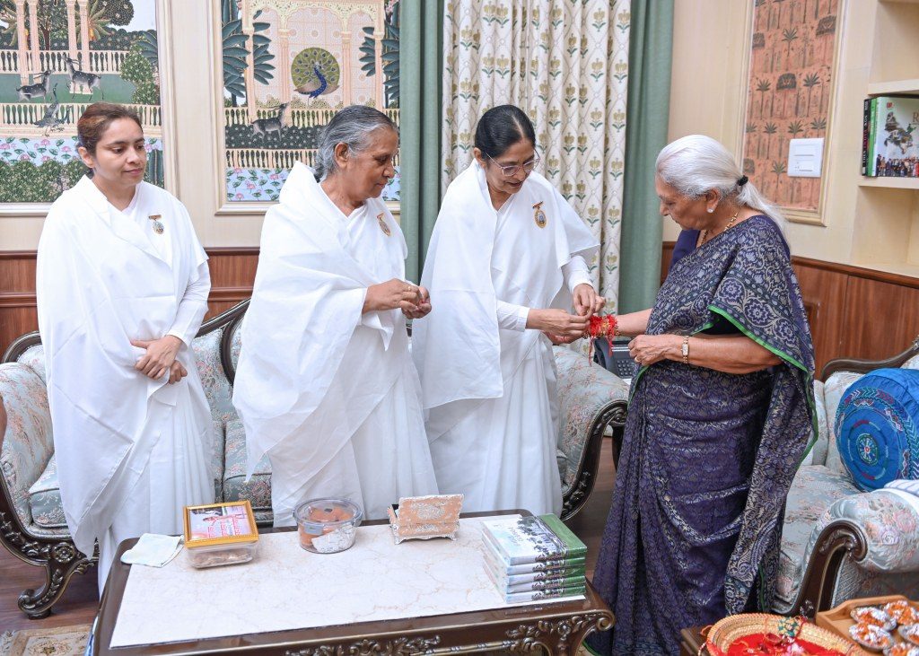 Raksha Bandhan tied to Hon’ble Governor of Uttar Pradesh